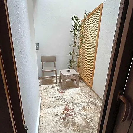Ugur Hotel